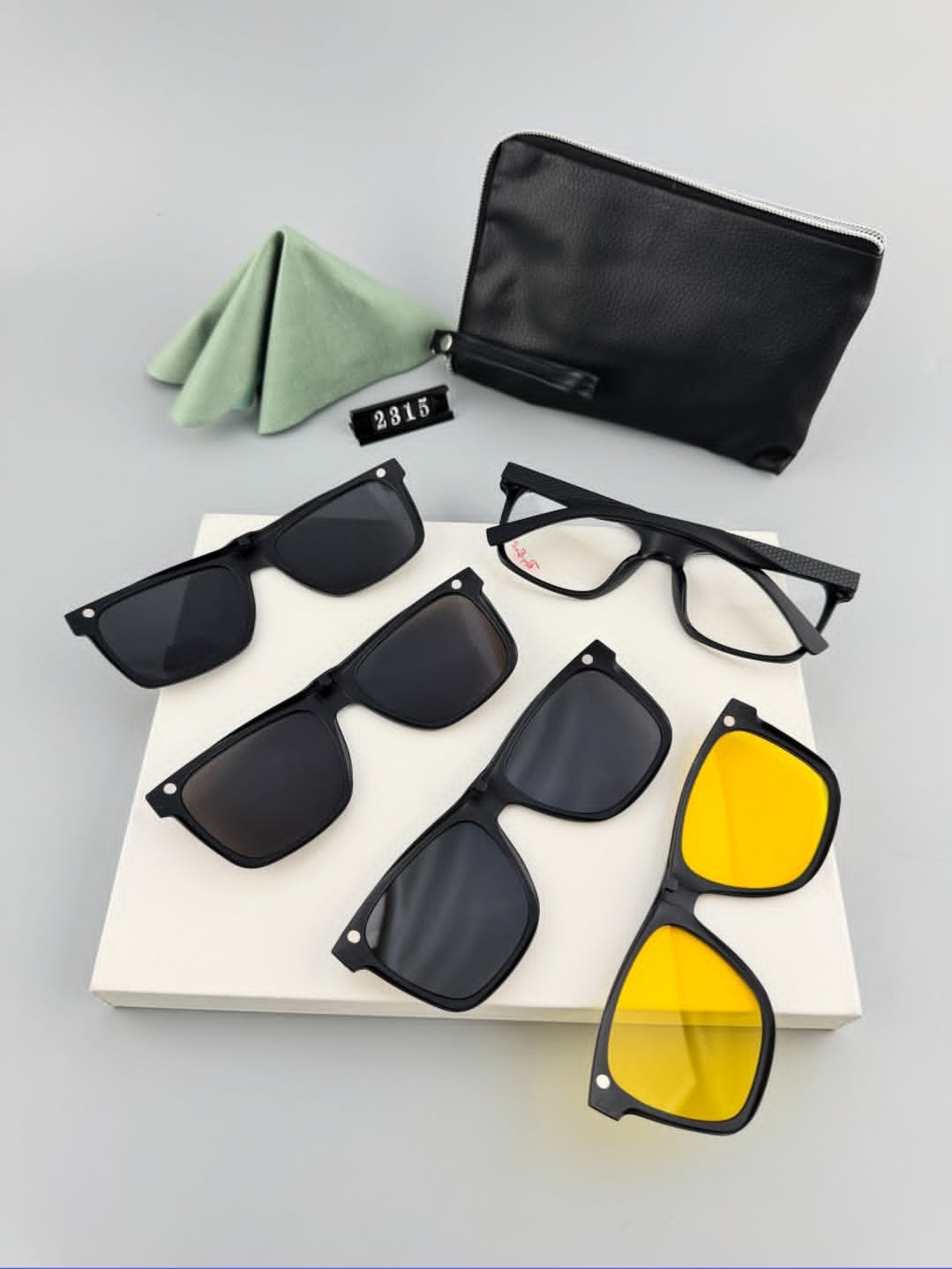 عینک کاور دار